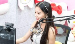 网红主播小奶瓶吃瓜视频,揭秘网红圈幕后故事